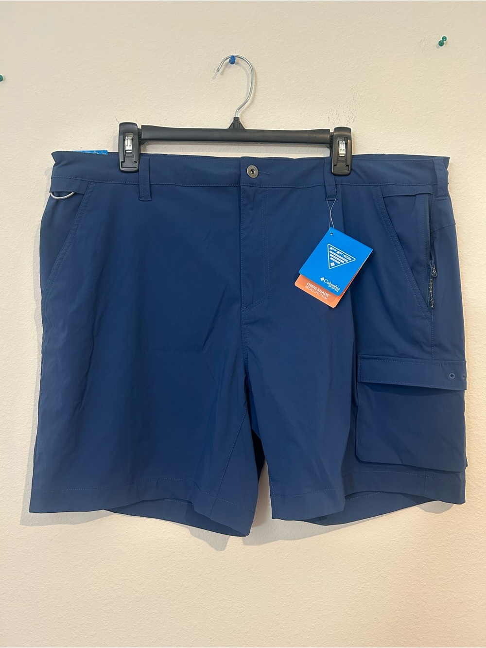 Columbia Men's Blue Athletic Cargo Shorts